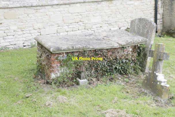Photo 6"x4" Broken Tomb Upperton\/SU6594 c2017