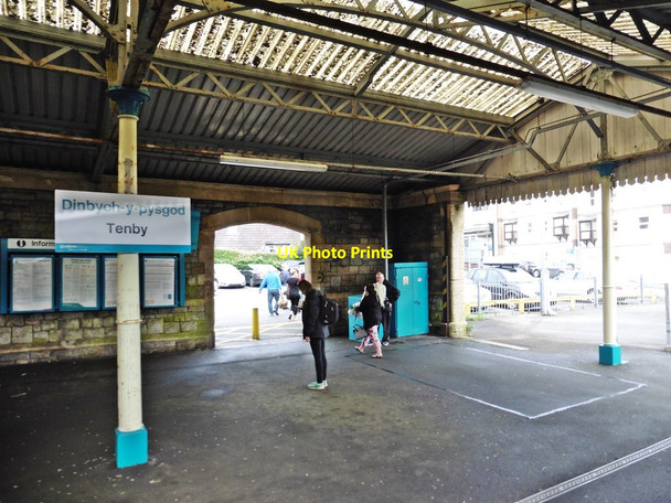 Photo 6"x4" Tenby railway station Tenby\/Dinbych-y-pysgod c2017