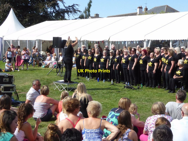 Photo 6"x4" Rockchoir performing at Twyning Fete Twyning Green c2017