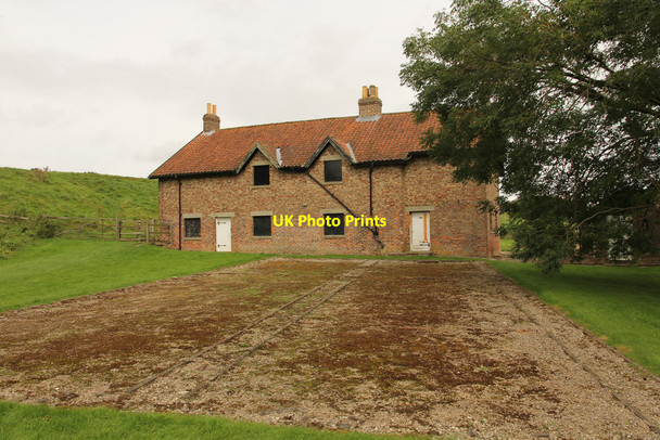 Photo 6"x4" Wharram Percy - The Cottages Wharram Percy c2017