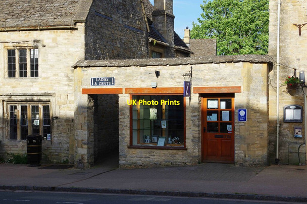 Photo 6"x4" Burford Visitor Information Centre, 33a High Street, Burford, Oxon Burford\/SP2512 c2020