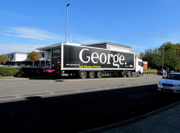 Photo 6"x4" George articulated lorry, Central Avenue, Newport Retail Park Liswerry c2020
