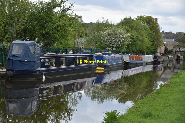 Photo 6"x4" Narrowboats, Leeds & Liverpool Canal Shipley\/SE1437 c2019