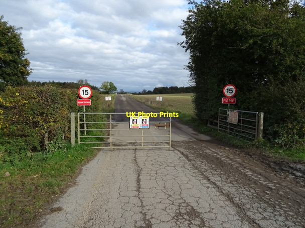 Photo 6"x4" Road to Hanson Quarry North Stainley\/SE2876 c2020