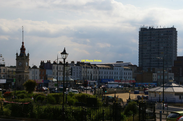 Photo 6"x4" Margate: view west across Marine Gardens from Albert Terrace Margate c2019