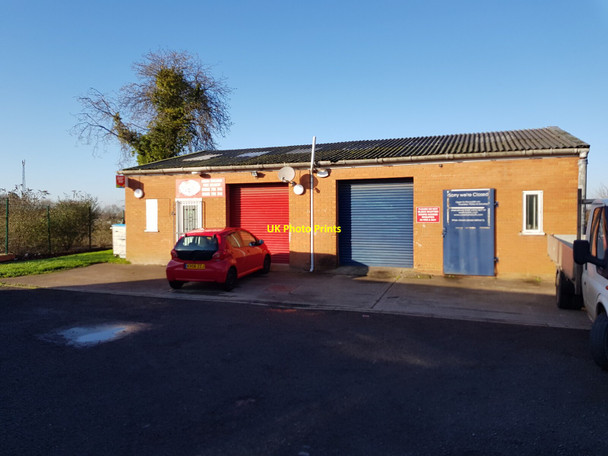 Photo 6"x4" Red and Blue industrial units, Newtown, Droitwich Droitwich c2020
