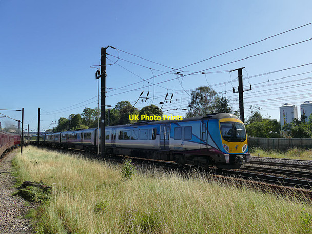 Photo 6"x4" TransPennine train passing Holgate sidings York\/SE5951 c2020
