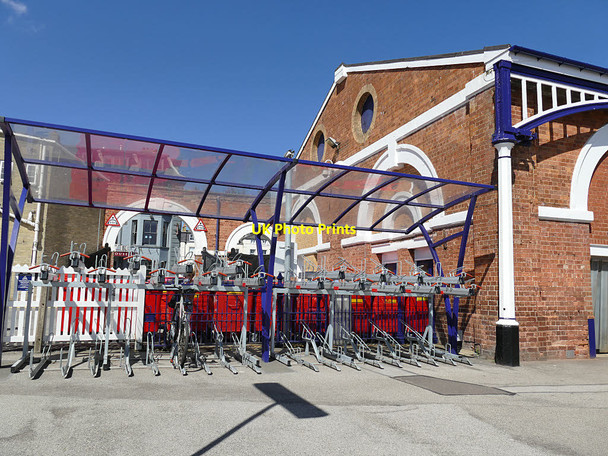 Photo 6"x4" Cycle shelter at Scarborough station Scarborough\/TA0388 c2020