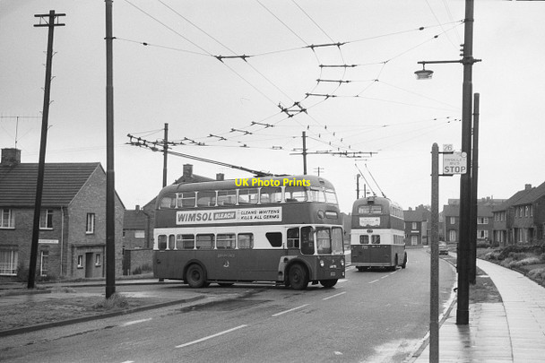 Photo 6"x4" Holme Wood trolleybus terminus, Bradford - 1966 Tong Street c1966