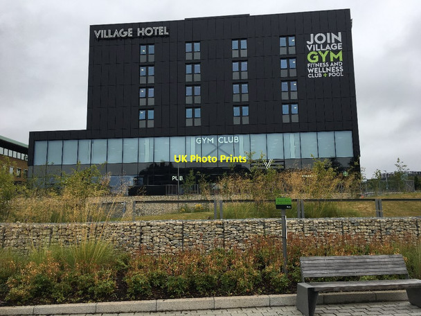 Photo 6"x4" Village Hotel Basingstoke c2020