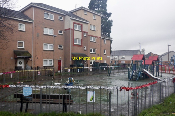 Photo 6"x4" Playground, Niddrie House Square Bingham\/NT3072 c2021