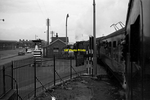 Photo 6"x4" Wirral and Mersey Special crossing Duke Street, Birkenhead \u00e2\u0080\u0093 1966 Birkenhead\/SJ3088 c1966