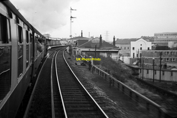 Photo 6"x4" Passing Sandhills Station \u00e2\u0080\u0093 1967 Bootle\/SJ3394 c1967
