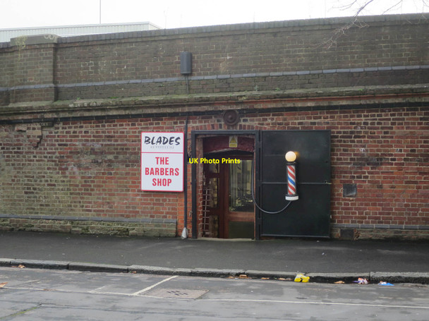 Photo 6"x4" Blades Hairdressing, Terminus Terrace Southampton c2018