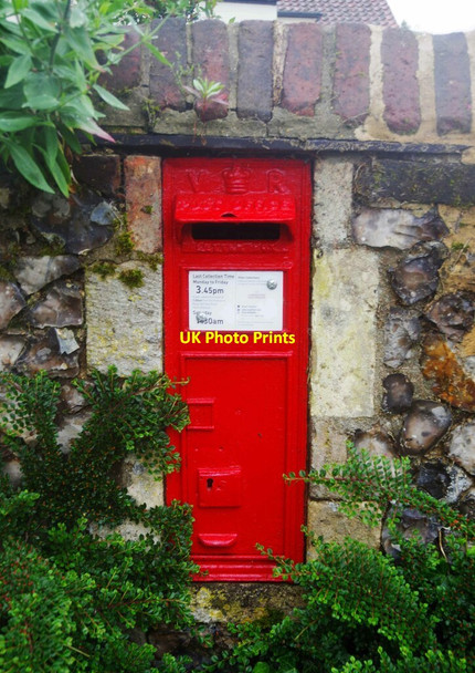 Photo 6"x4" Queen Victoria wall-mounted postbox, Mill Road, Horstead, Norfolk Horstead c2019