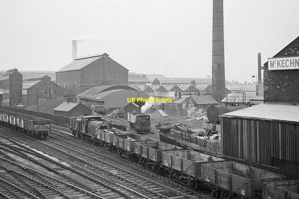 Photo 6"x4" Chemical industry with railway locomotives at Widnes \u00e2\u0080\u0093 1967 Widnes c1967