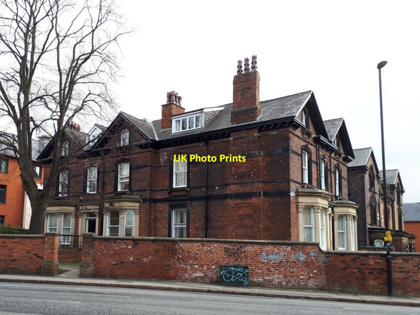 Photo 6"x4" Hyde Lodge, Hyde Terrace, Leeds - side Leeds\/SE3034 c2021