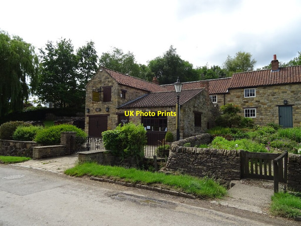 Photo 6"x4" Mouseman Visitor Centre, Kilburn High Kilburn c2020