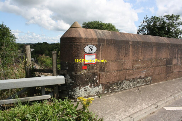 Photo 6"x4" Parapet of Dalston Road railway bridge CBC3\/126 overlooking Dalston oil terminal Dalston\/NY3650 c2019