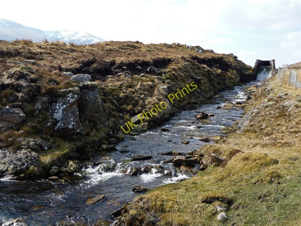 Photo 6"x4" Outflow from 'The Pipe' C\u00e0rn a' Bhreabadiar\/NH1767 c2009