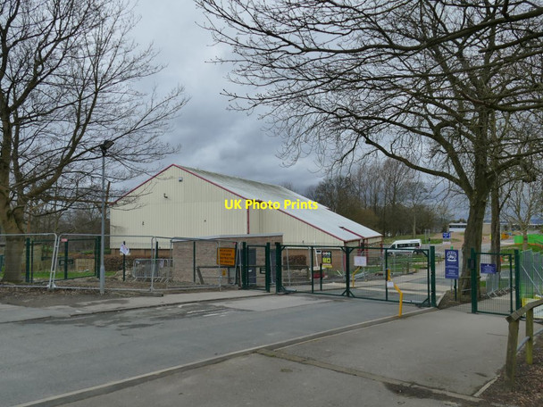 Photo 6"x4" New buildings at Benton Park School (1) Yeadon c2021