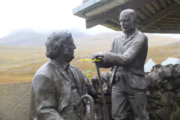 Photo 6"x4" Two geologists, Knockan Crag information centre Knockan\/NC2110 c2017