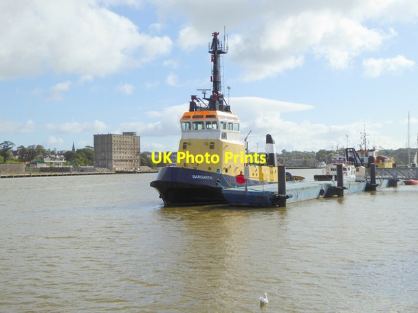 Photo 6"x4" Tug on the River Suir at Waterford Waterford\/S5911 c2017