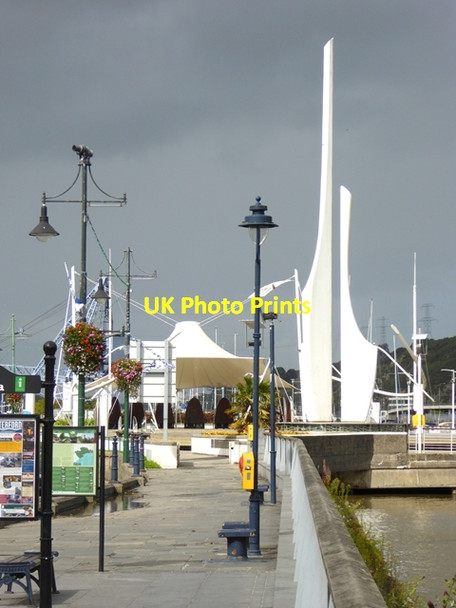 Photo 6"x4" Sculpture in the Millennium Plaza Waterford\/S5911 c2017