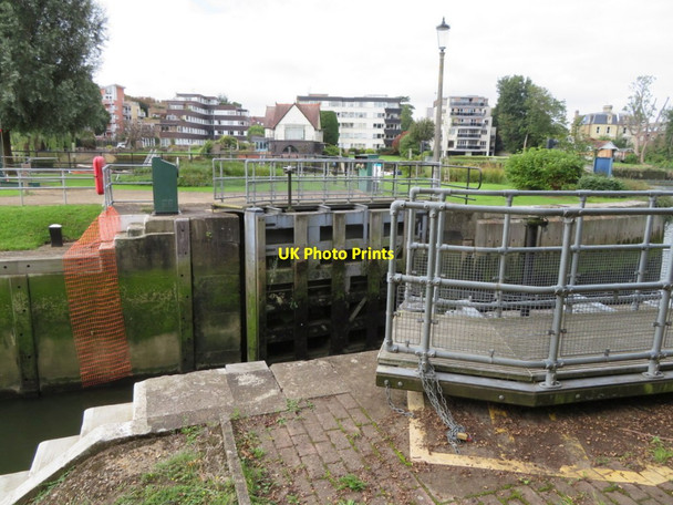 Photo 6"x4" Teddington Lock northern lock gates Teddington\/TQ1670 c2017