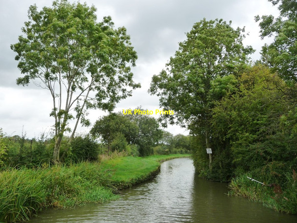 Photo 6"x4" Canal narrows at the site of Bridge No 44 North Kilworth c2017