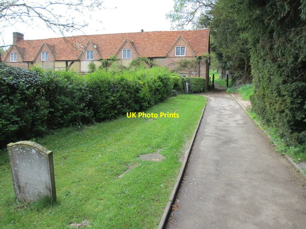 Photo 6"x4" The almshouses at Hughenden Manor High Wycombe c2012