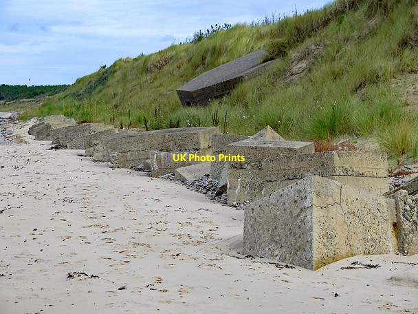 Photo 6"x4" Pillbox and anti-tank defences below Bennet Hill Burghead c2017