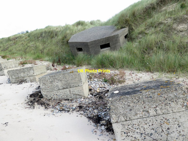 Photo 6"x4" Pillbox and anti-tank defences below Bennet Hill Burghead c2017