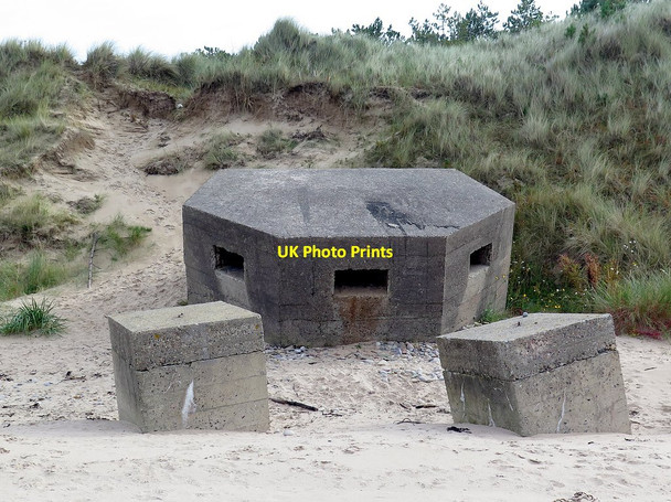 Photo 6"x4" Anti-tank defences & pillbox, Burghead Bay Burghead c2017