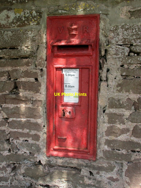 Photo 6"x4" Victorian Postbox at Abenhall Brimps Hill c2017