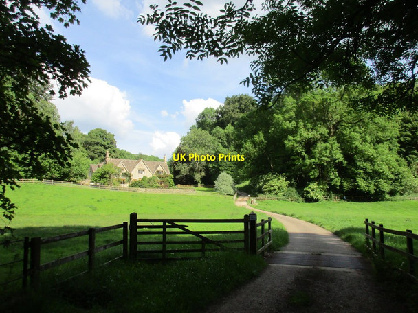 Photo 6"x4" Swiss Farm House Upper Slaughter c2017