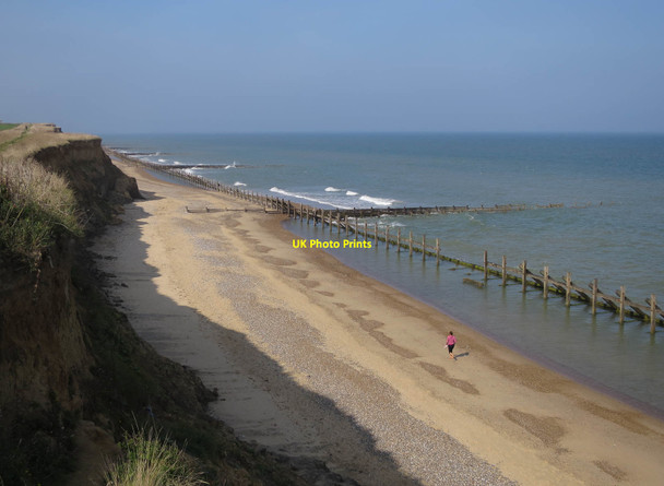 Photo 6"x4" Running on the beach near Happisburgh Happisburgh c2017