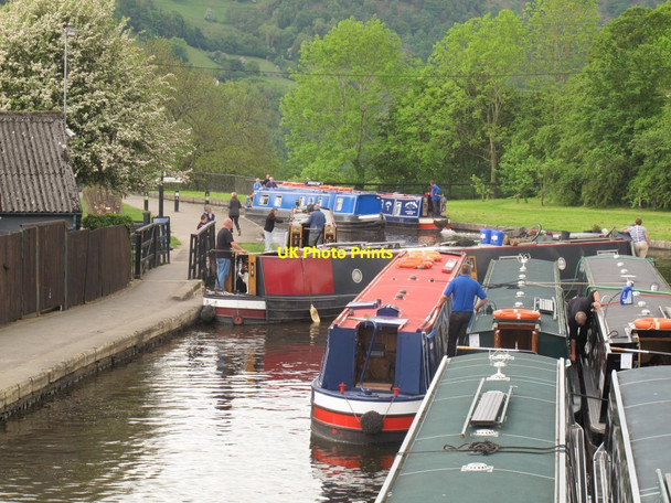 Photo 6"x4" Congestion on the Llangollen Canal Pont Cysyllte c2017