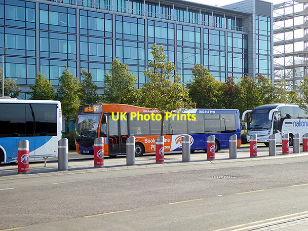 Photo 6"x4" Buses lined up at Birmingham Airport Bickenhill c2017