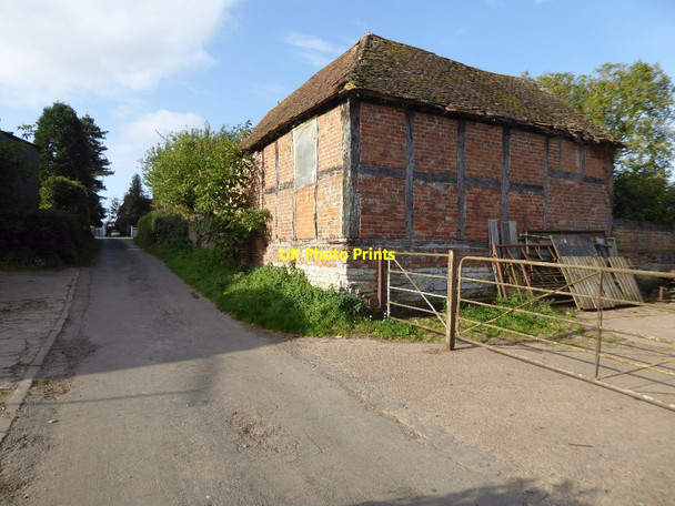 Photo 6"x4" Timber-framed barn, Church Farm Tewkesbury c2017