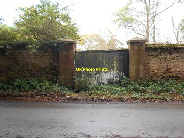Photo 6"x4" OS Bench Mark location Kingston\/SY0687 c2017