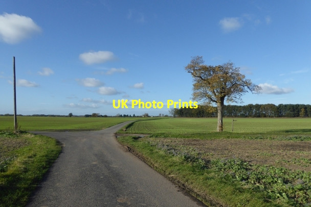 Photo 6"x4" Road meets bridleway Acaster Selby c2017