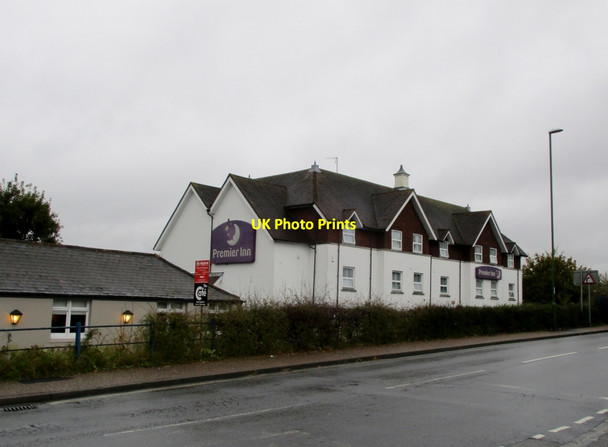Photo 6"x4" Premier  Inn  Horsham  over  North  Street Horsham\/TQ1731 c2017