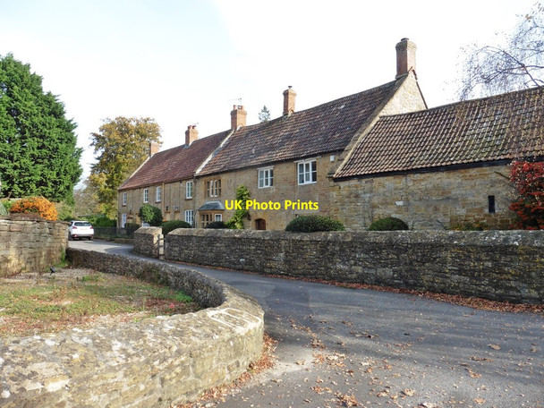 Photo 6"x4" Smiths Row, Montacute East Stoke\/ST4817 c2017