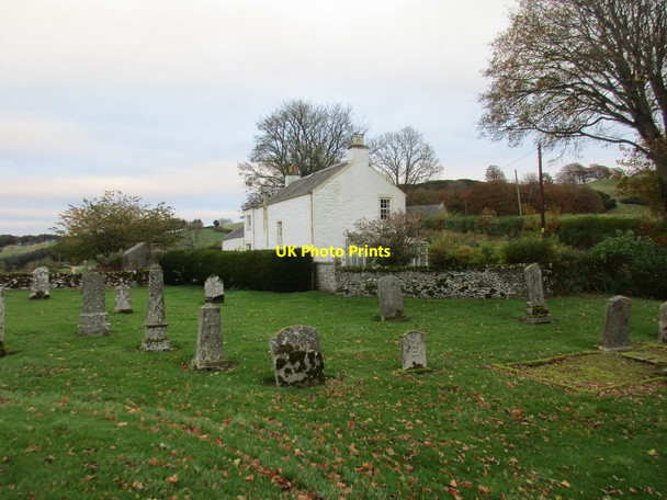 Photo 6"x4" The churchyard at Kirkton Kirkton\/NT5413 c2017
