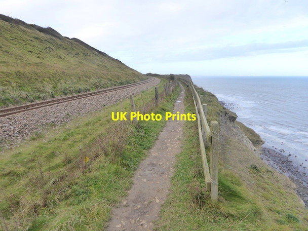 Photo 6"x4" Railway line at Hunt Cliff Brotton c2017