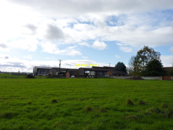 Photo 6"x4" Farm buildings at Astwood Astwood\/SO9365 c2017