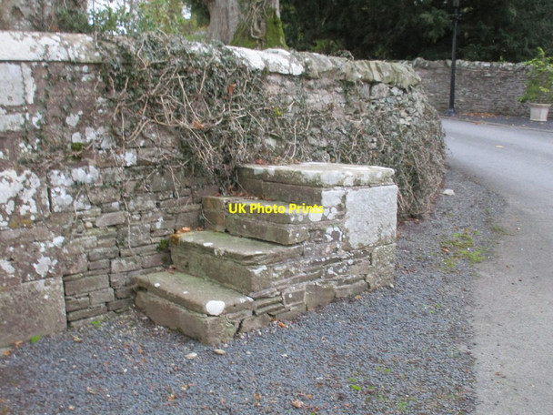 Photo 6"x4" Mounting block by the church at Kirkton Kirkton\/NT5413 c2017