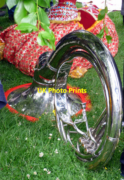 Photo 6"x4" A sousaphone in Kelvingrove Park Glasgow c2017