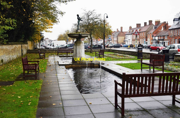 Photo 6"x4" Thame War Memorial Garden (2), Upper High Street, Thame, Oxon Thame c2017